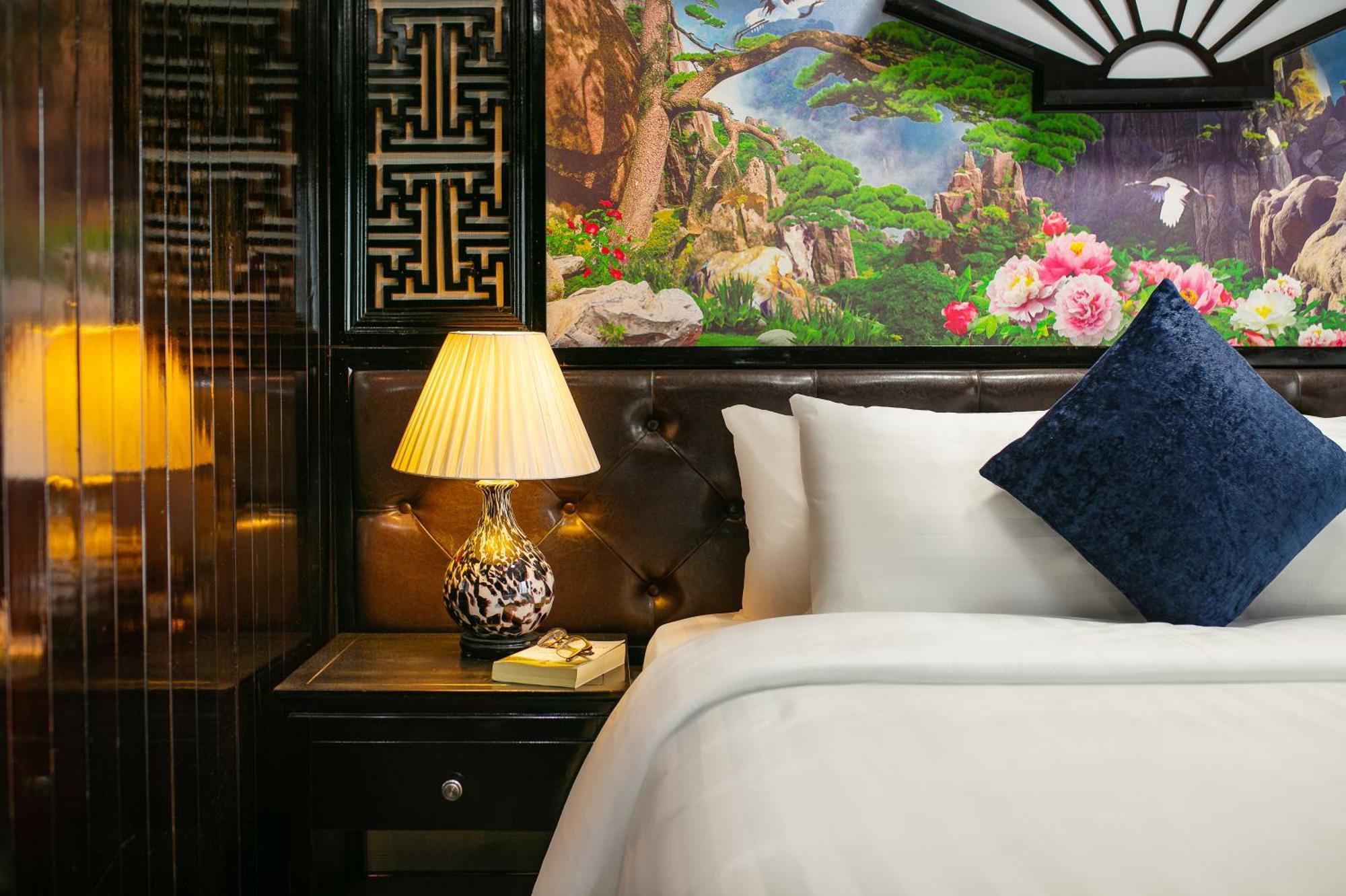 ฮาลอง แฟนตาซี ครูซ Hotel ภายนอก รูปภาพ