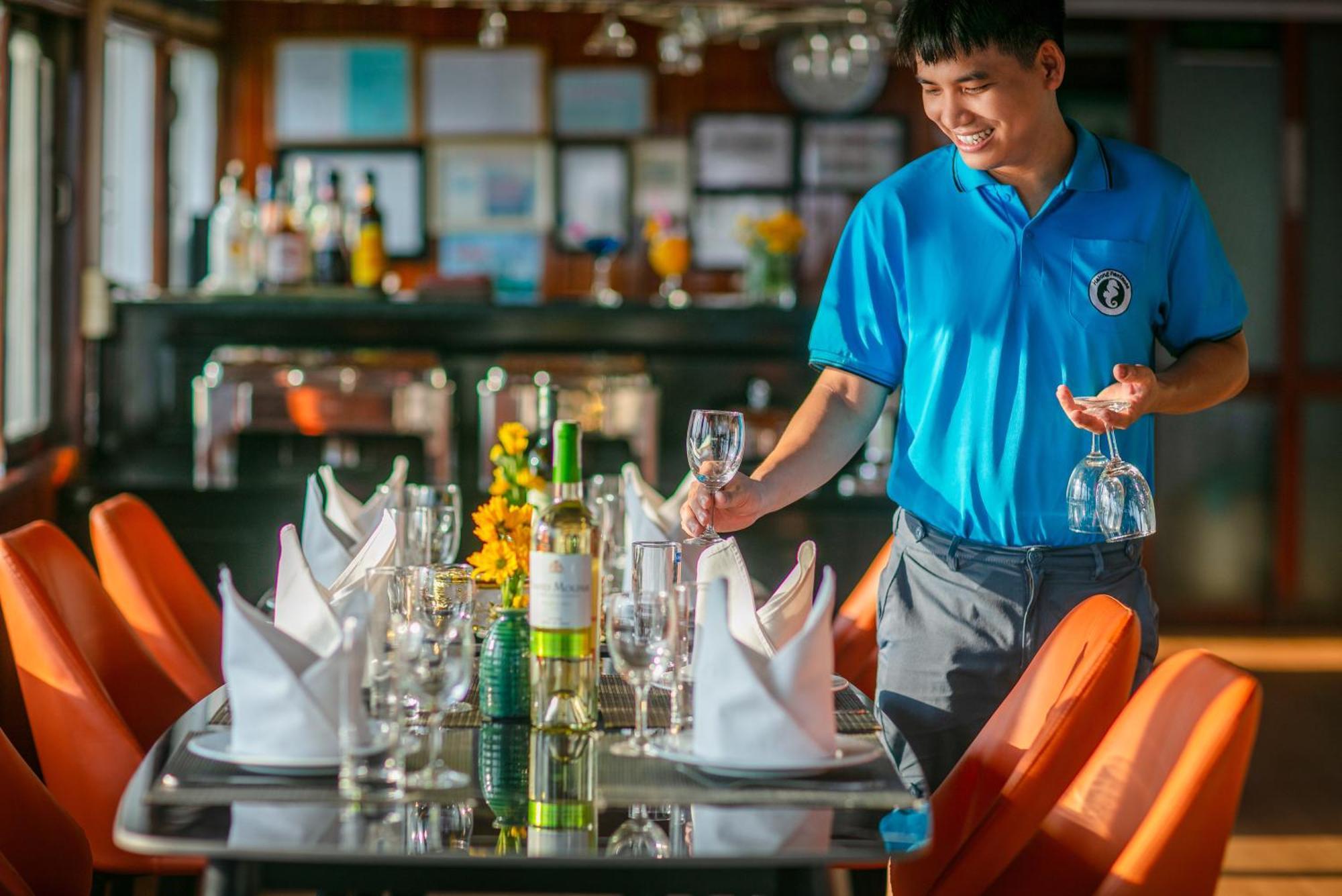 ฮาลอง แฟนตาซี ครูซ Hotel ภายนอก รูปภาพ